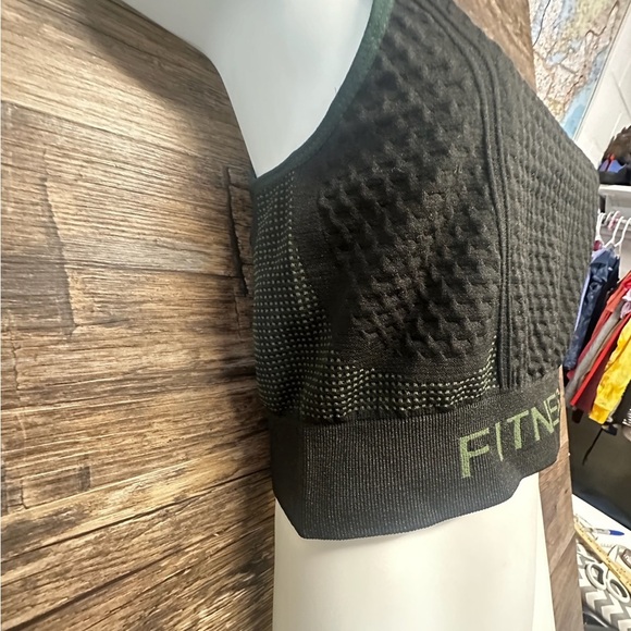 FITNESS Black and Green High Neck Sports Bra Crop Top OSFM - Picture 2 of 9